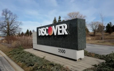 Discover discloses SEC accounting criticism