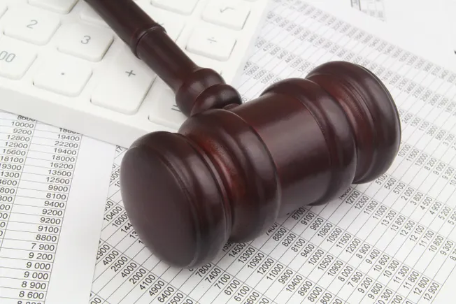 Hedge fund manager charged with hiding multimillion-dollar losses from investors: Trial Balance