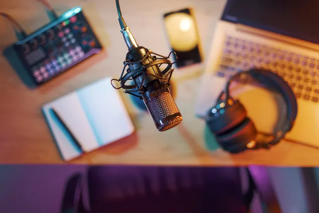 8 podcast episodes CFOs should listen to this summer