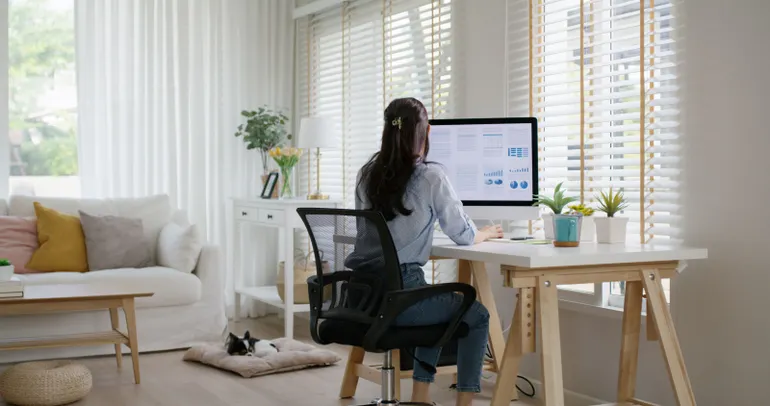 Home, office or hybrid: Where do CFOs work best? Peer Audit