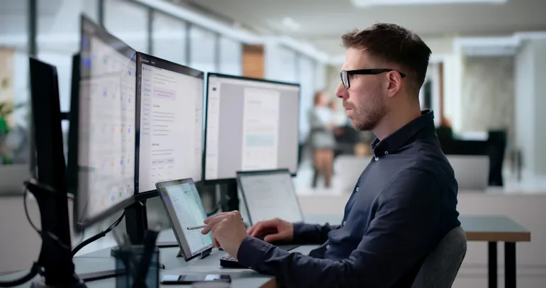 Demand for AI expertise far outpaces wage growth